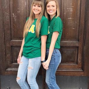 Meet your Posher, Leslie